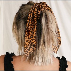 NWT Lot of 2 Lulu’s Leopard Scrunchie Hair Tie